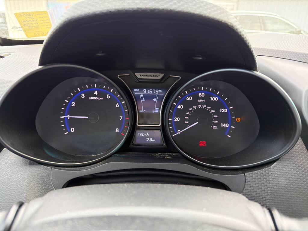 2014 Hyundai Veloster Image 11