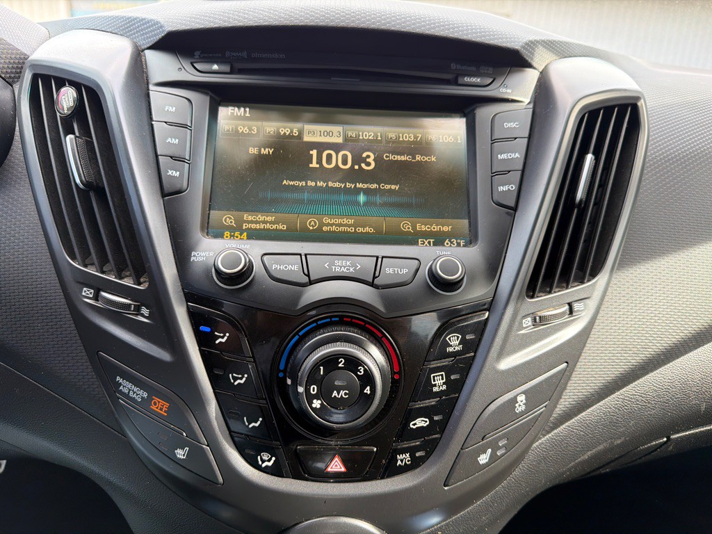 2014 Hyundai Veloster Image 12