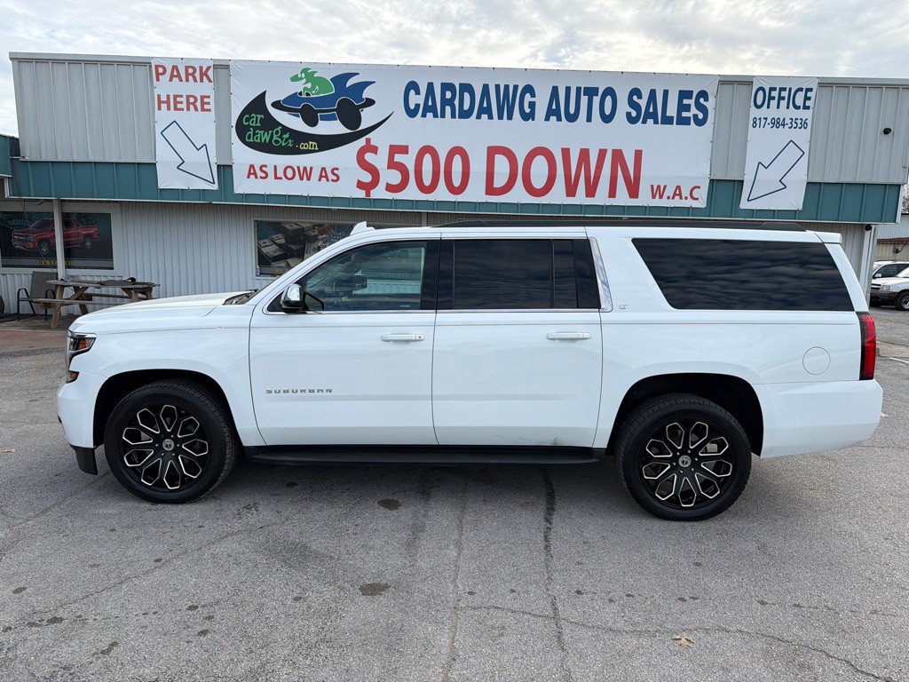 2016 Chevrolet Suburban Image 2