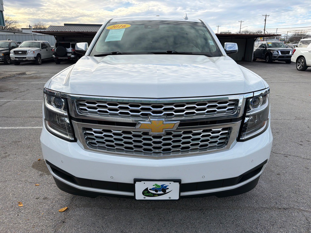 2016 Chevrolet Suburban Image 8