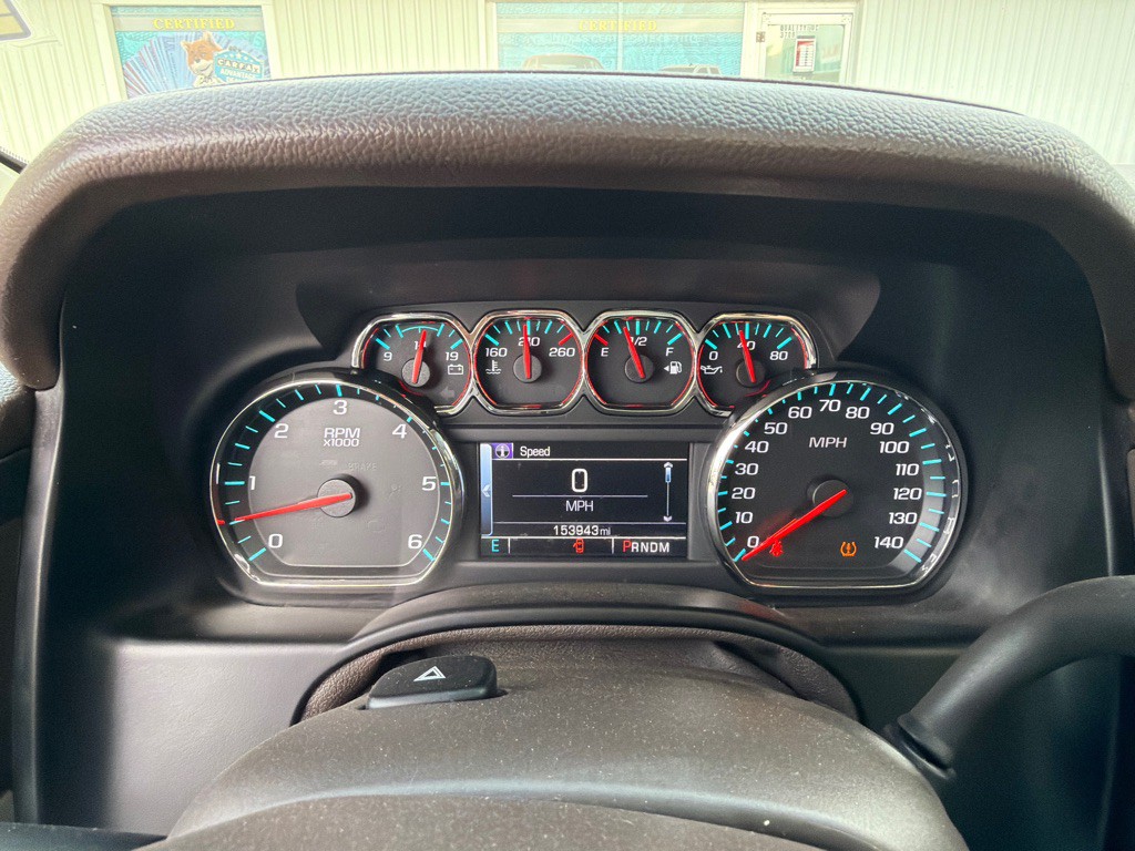 2016 Chevrolet Suburban Image 15