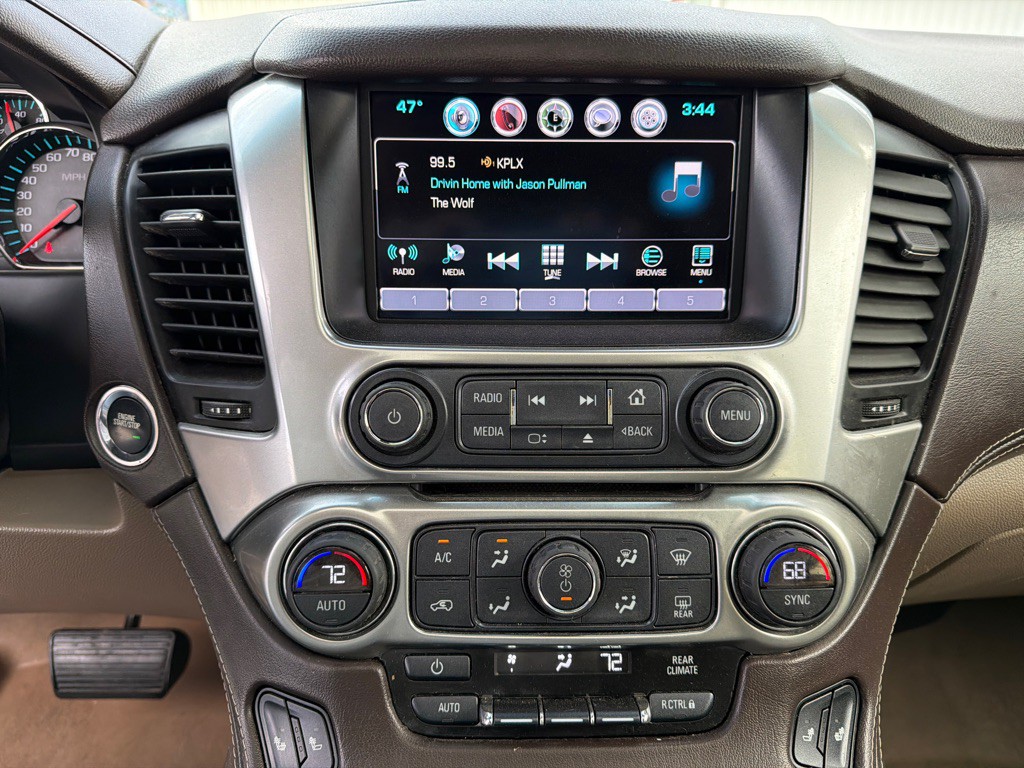 2016 Chevrolet Suburban Image 16