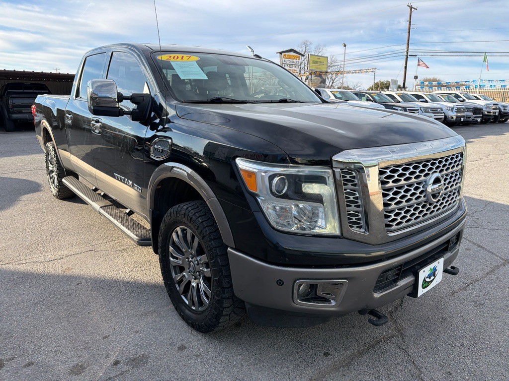 2017 Nissan Titan Image 7