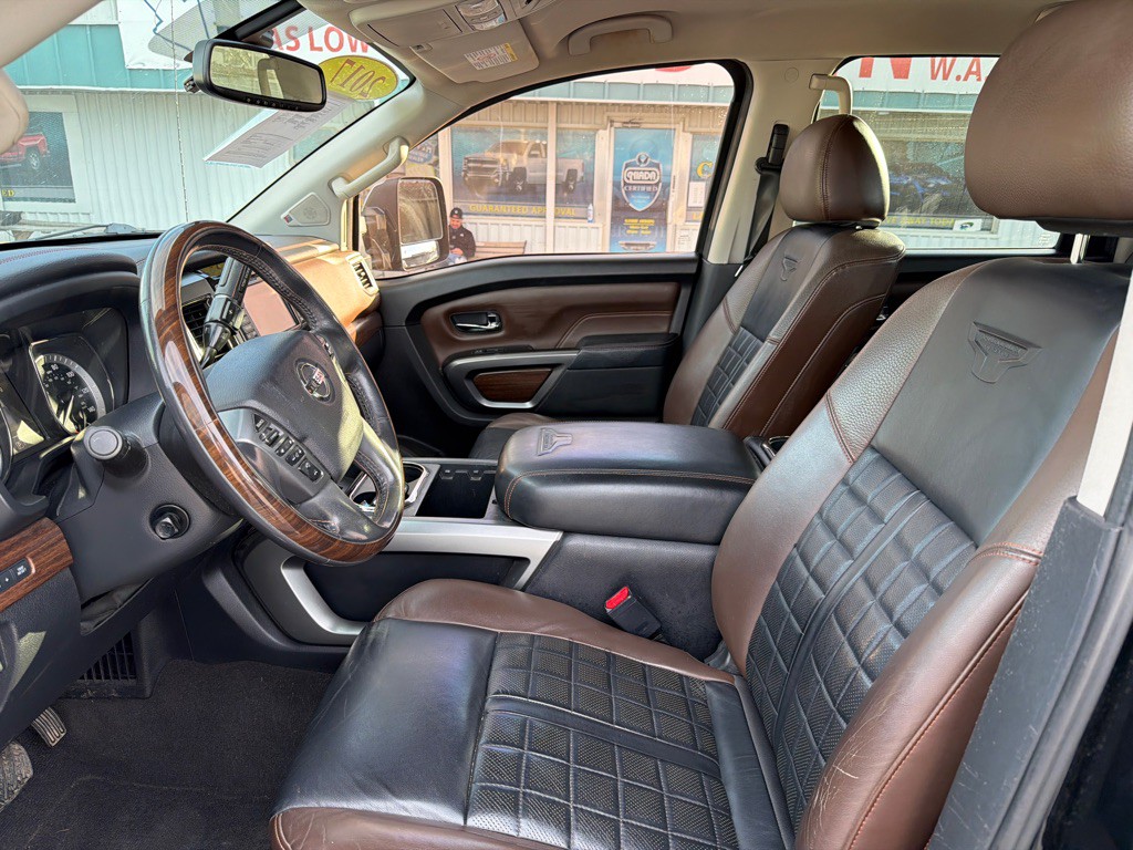 2017 Nissan Titan Image 13