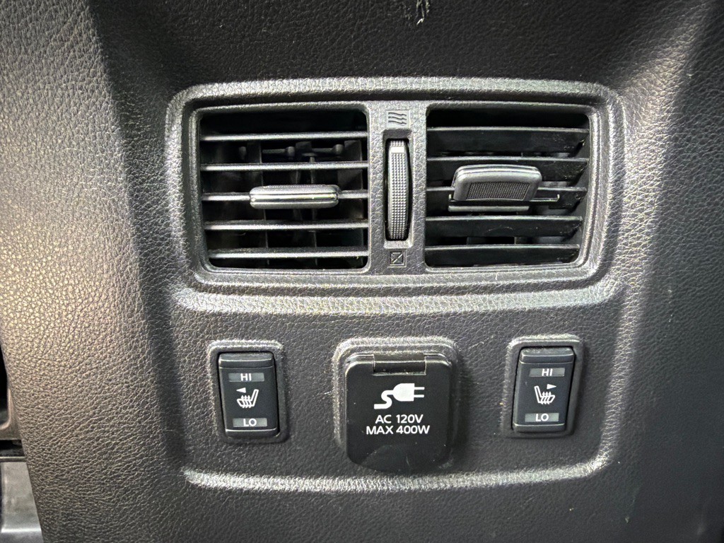 2017 Nissan Titan Image 15