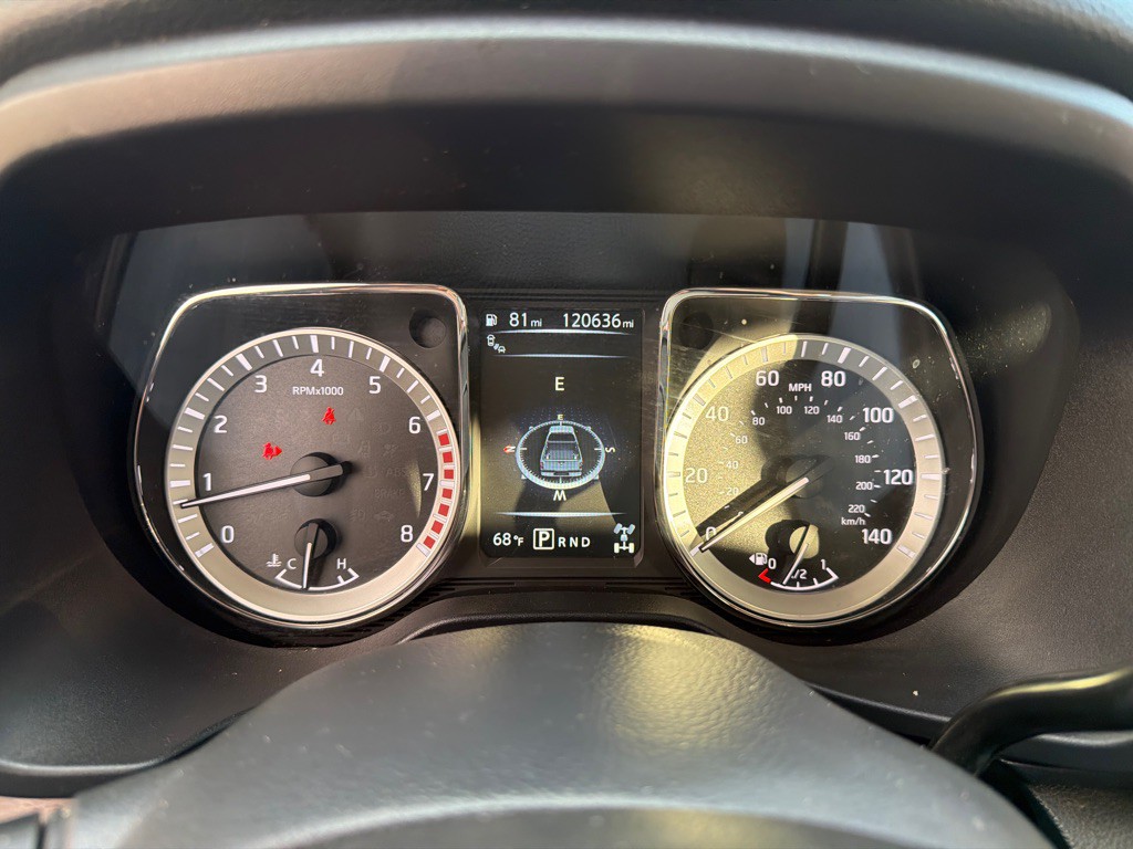 2017 Nissan Titan Image 17