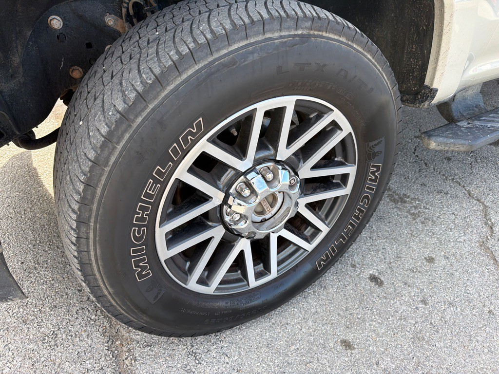 2017 Ford F-250 Image 9