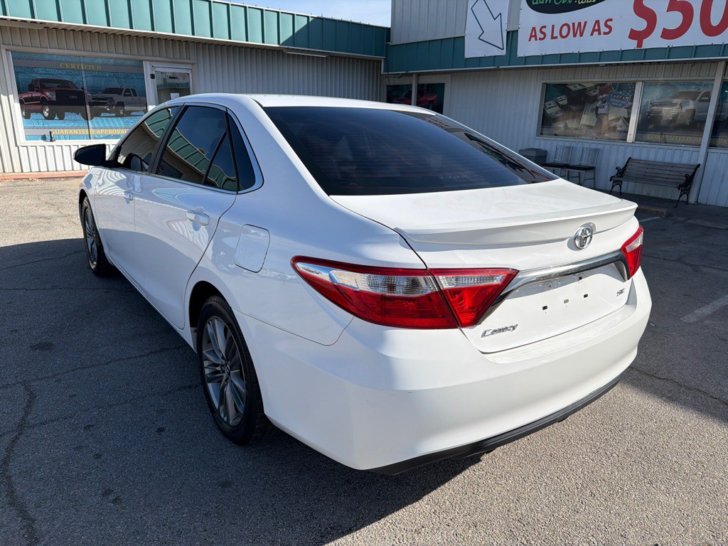 2016 Toyota Camry Image 3