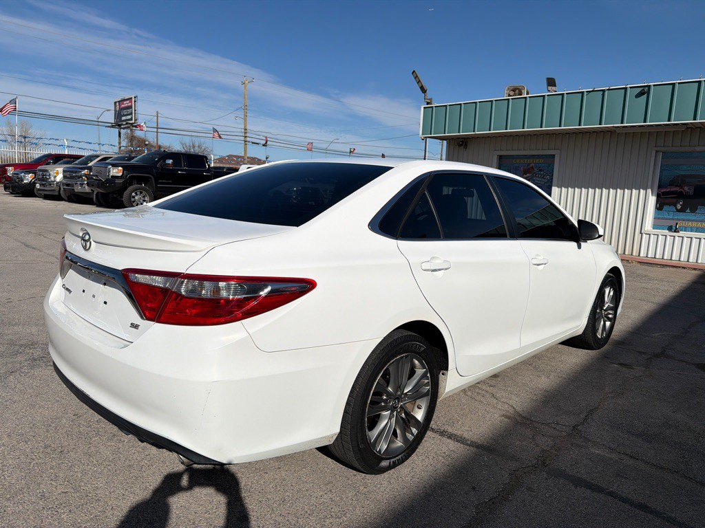2016 Toyota Camry Image 5