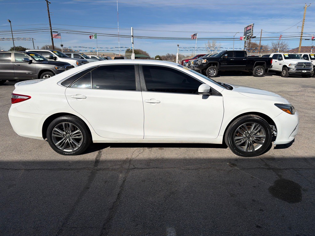 2016 Toyota Camry Image 6