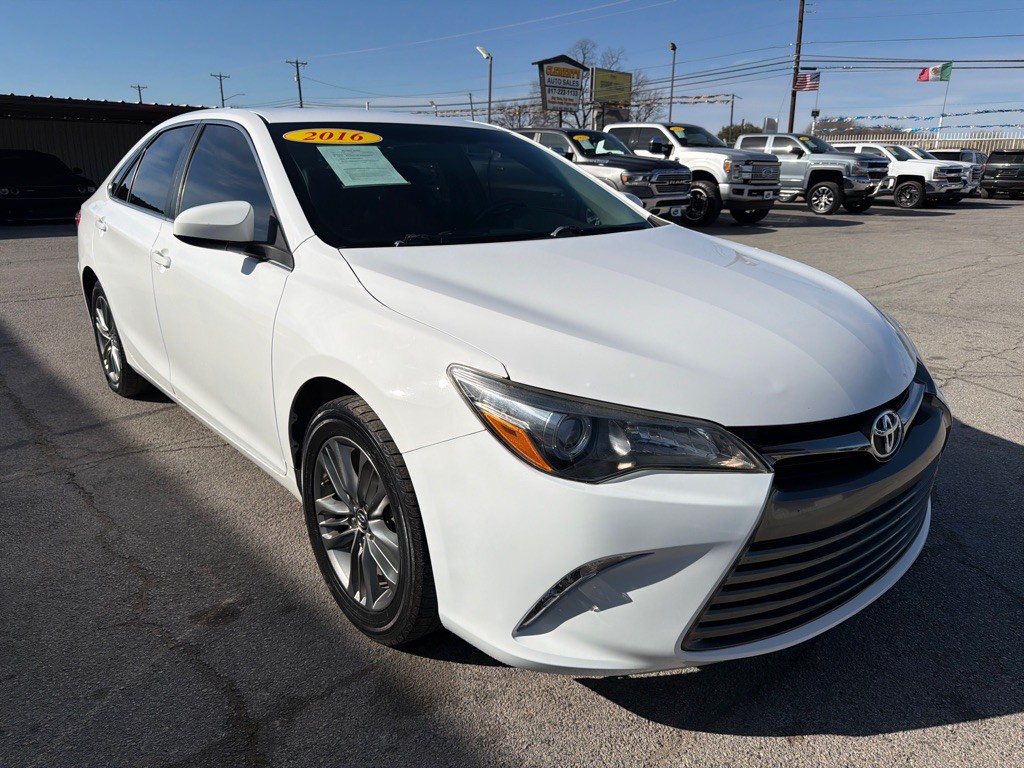 2016 Toyota Camry Image 7
