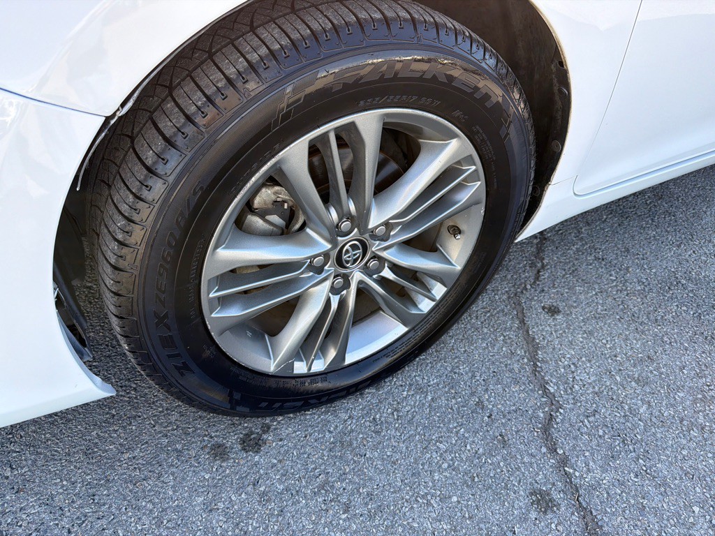 2016 Toyota Camry Image 9