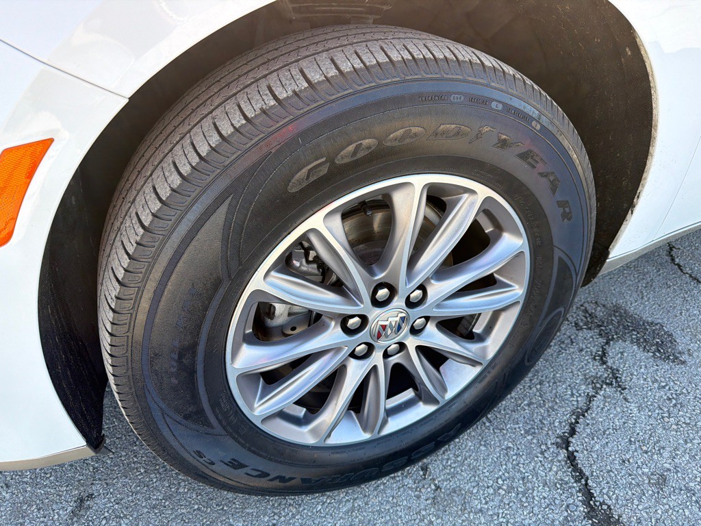 2023 Buick Enclave Image 8