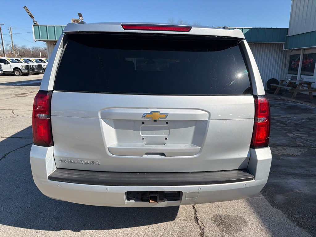 2018 Chevrolet Suburban Image 4