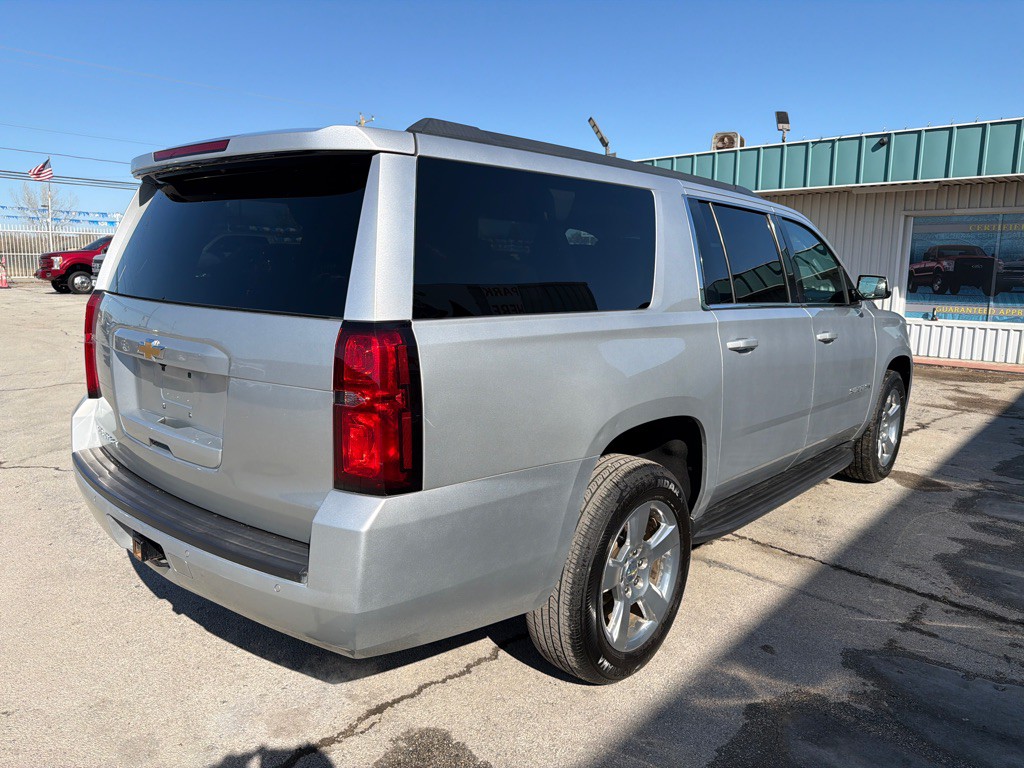 2018 Chevrolet Suburban Image 5