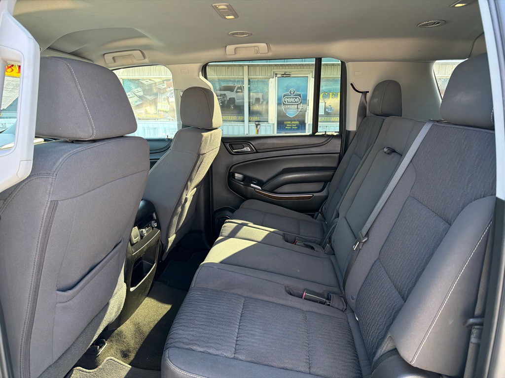 2018 Chevrolet Suburban Image 11
