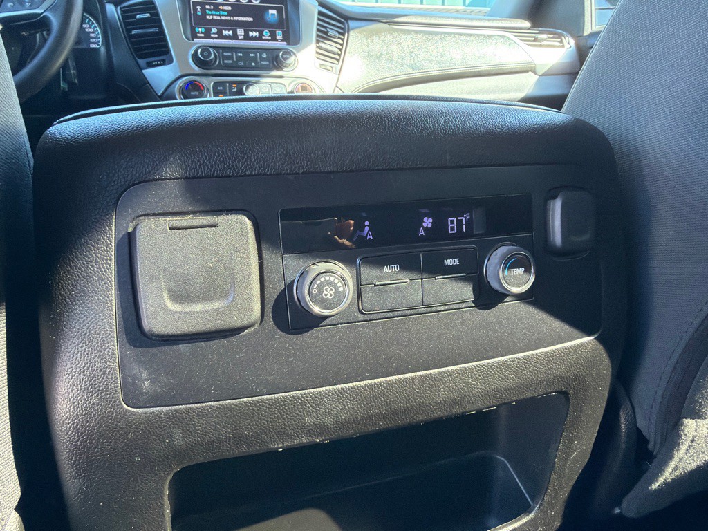 2018 Chevrolet Suburban Image 13