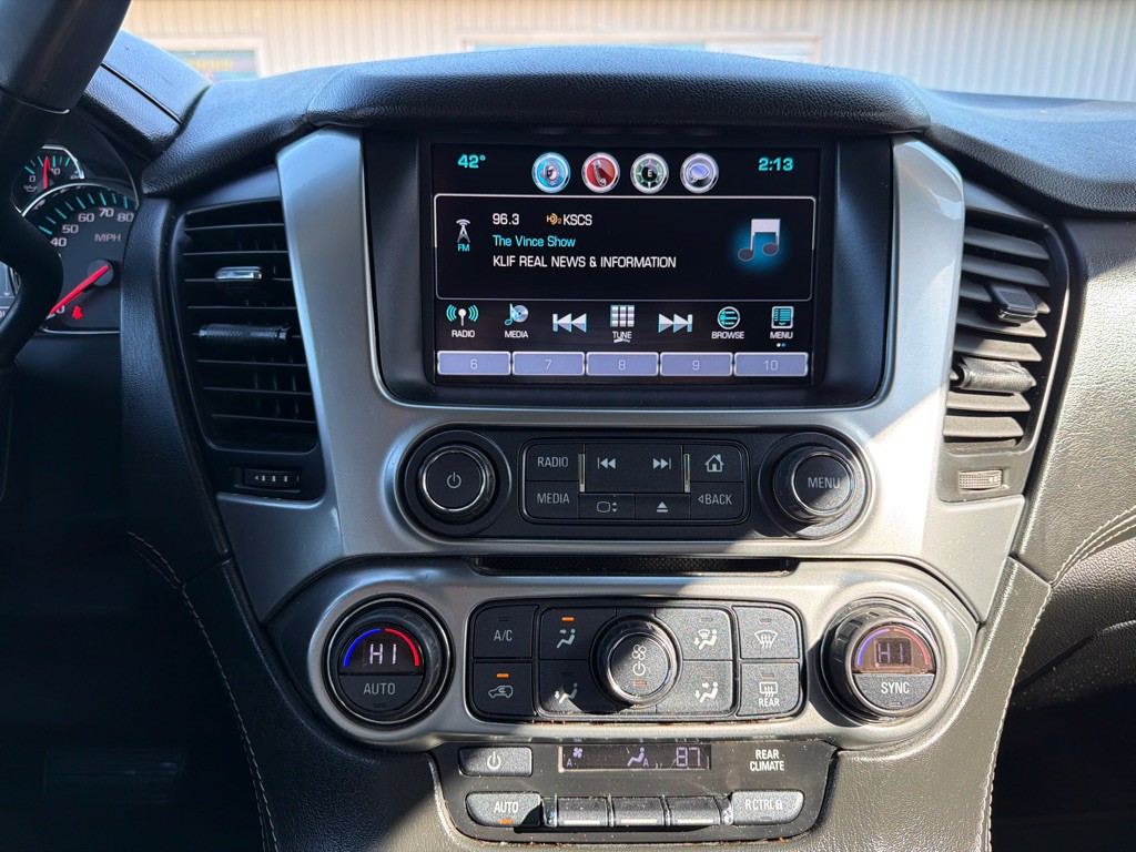 2018 Chevrolet Suburban Image 16