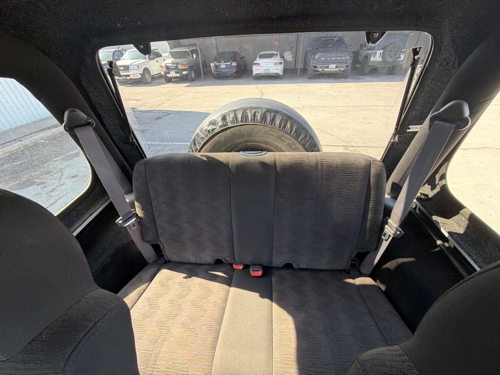 2004 Jeep Wrangler Image 16