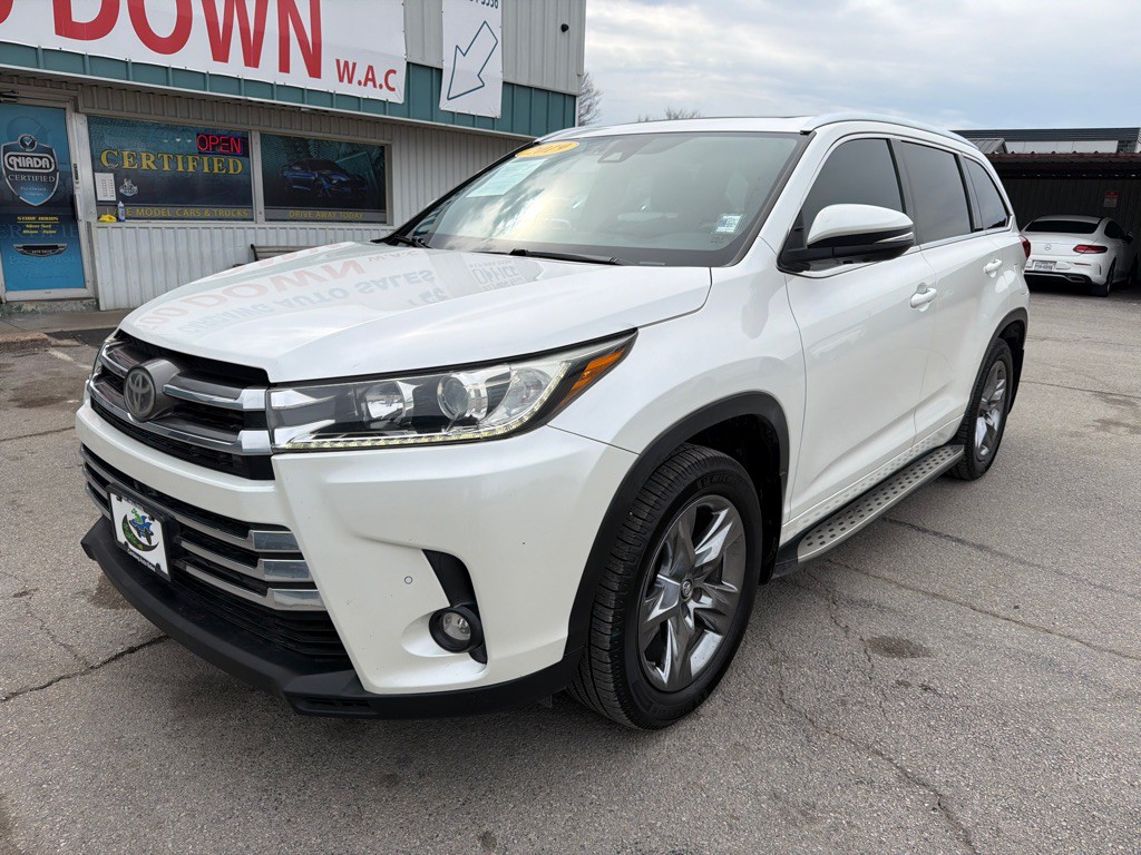 2019 Toyota Highlander Image 1