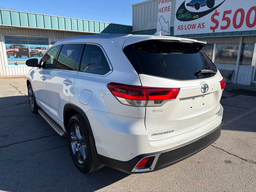 2019 Toyota Highlander Image 3