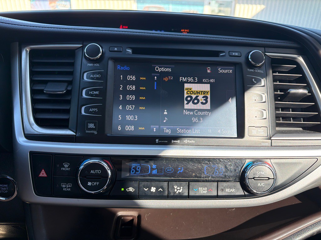 2019 Toyota Highlander Image 17