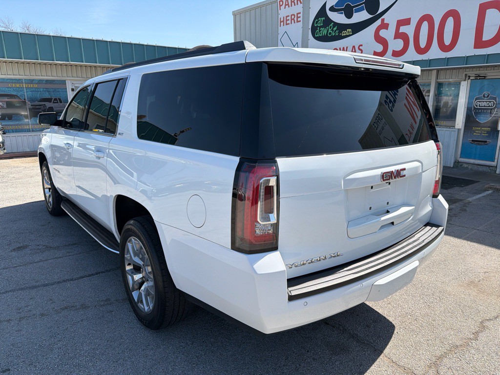 2020 GMC Yukon Image 3