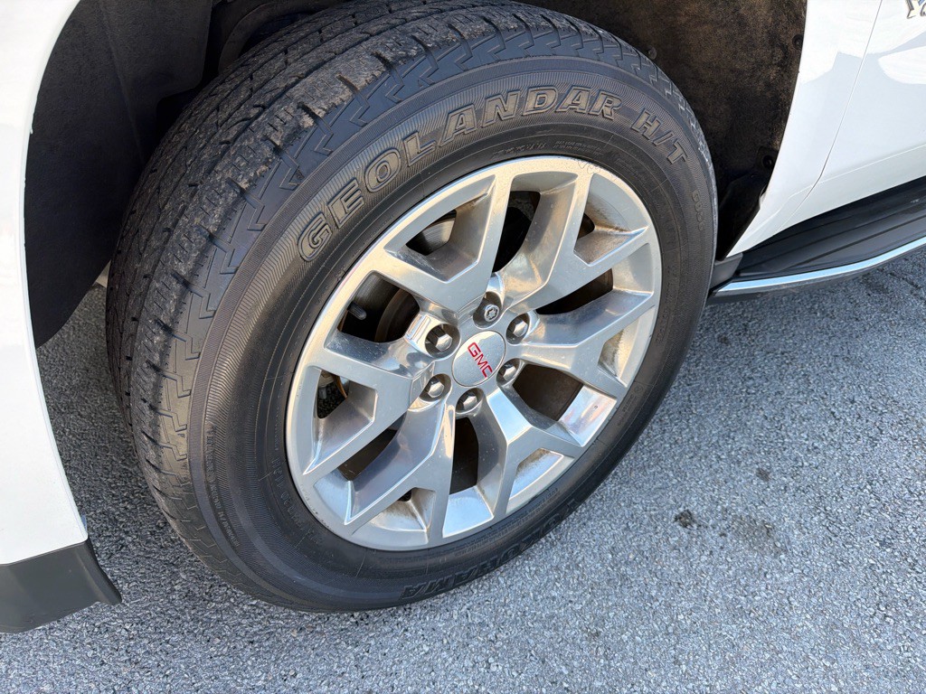 2020 GMC Yukon Image 9