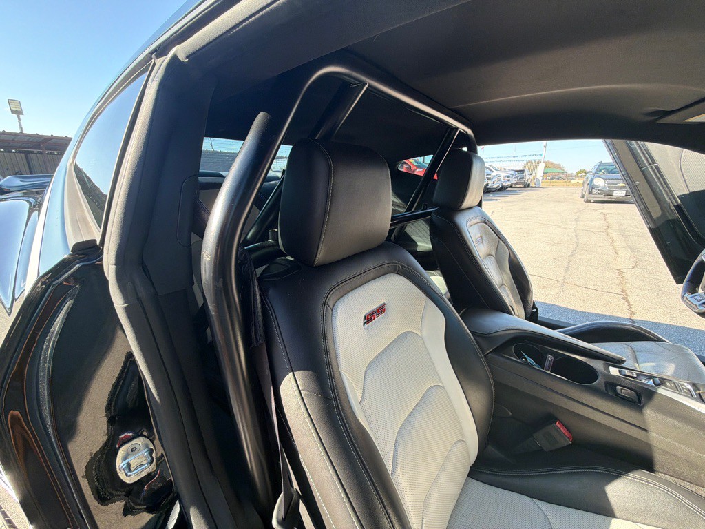 2016 Chevrolet Camaro Image 18