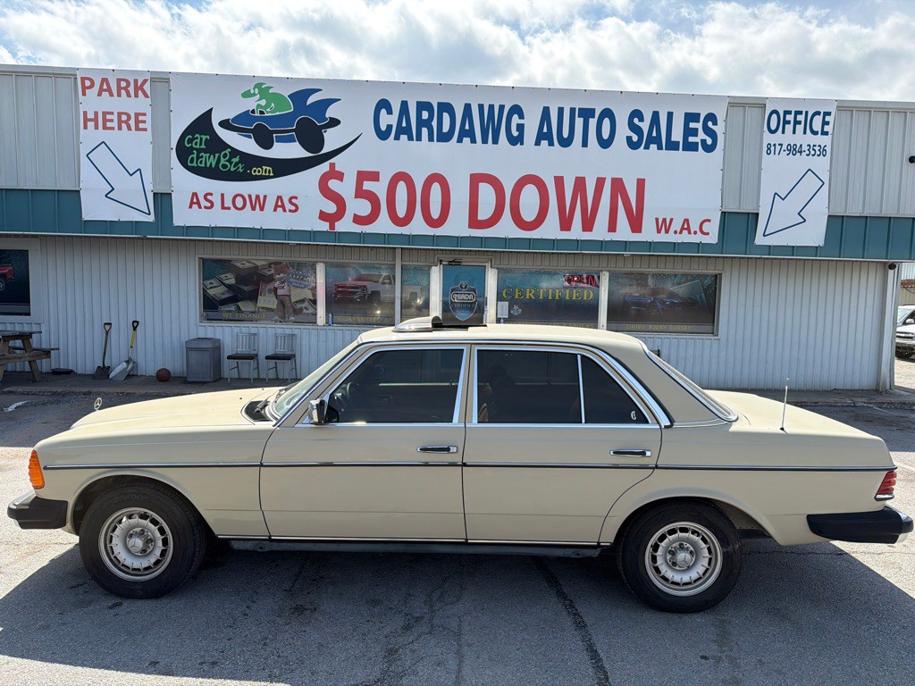 1984 Mercedes-Benz 300-Class Image 2