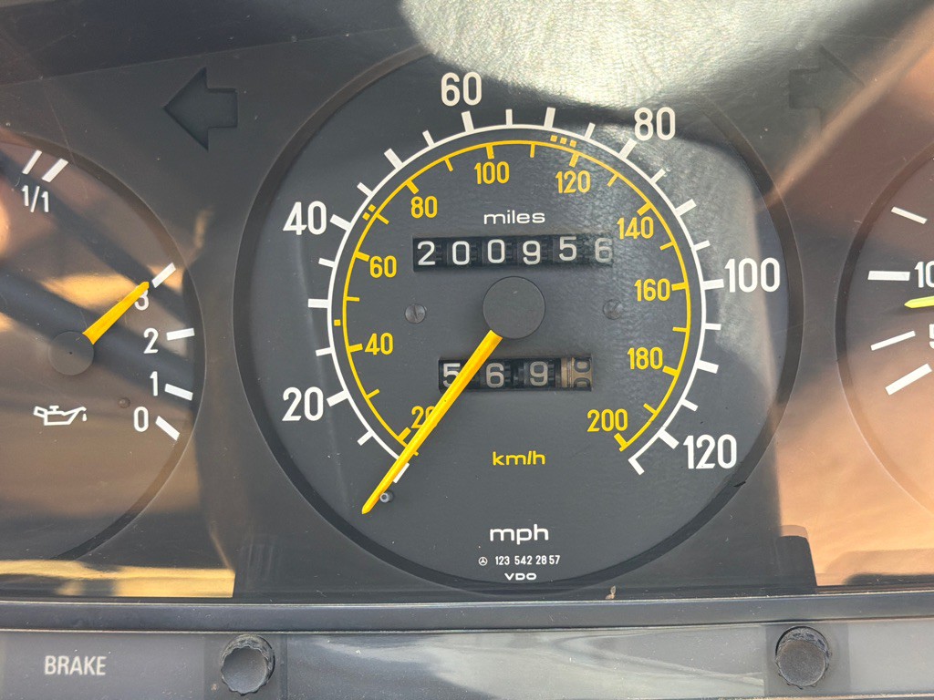 1984 Mercedes-Benz 300-Class Image 14