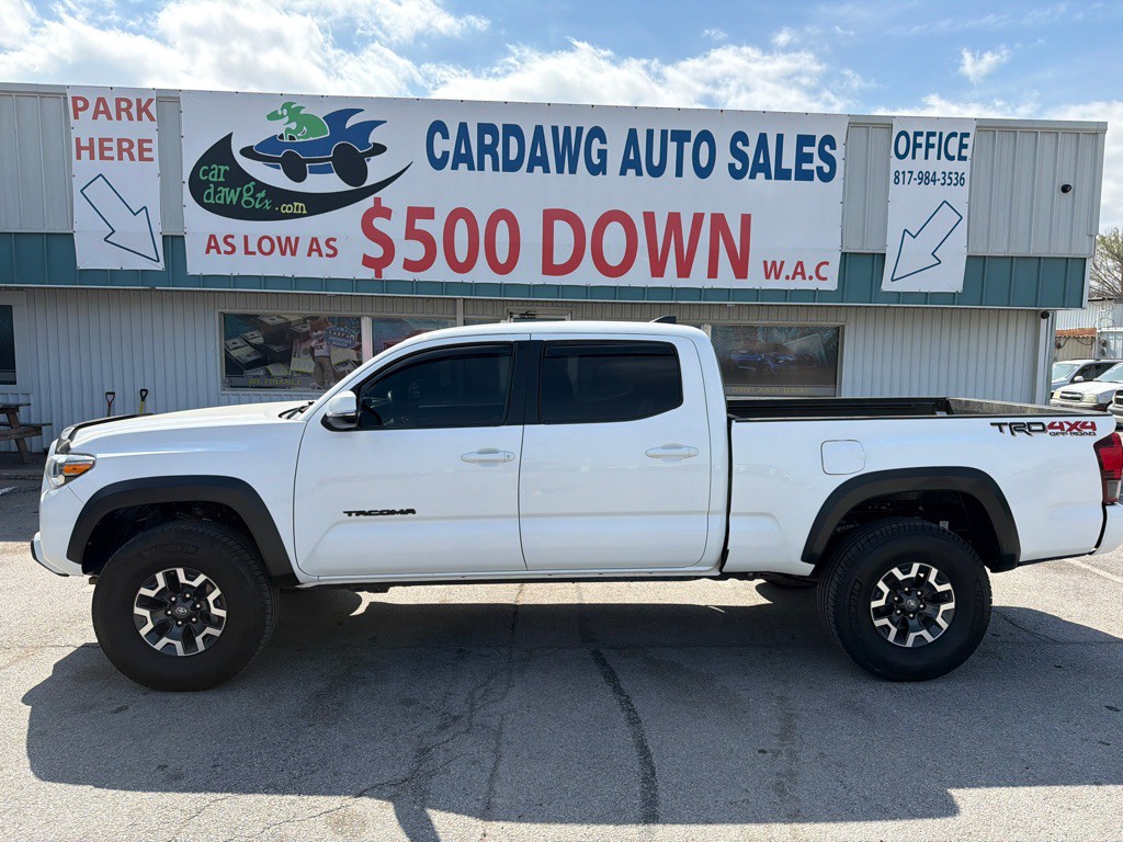 2018 Toyota Tacoma Image 2