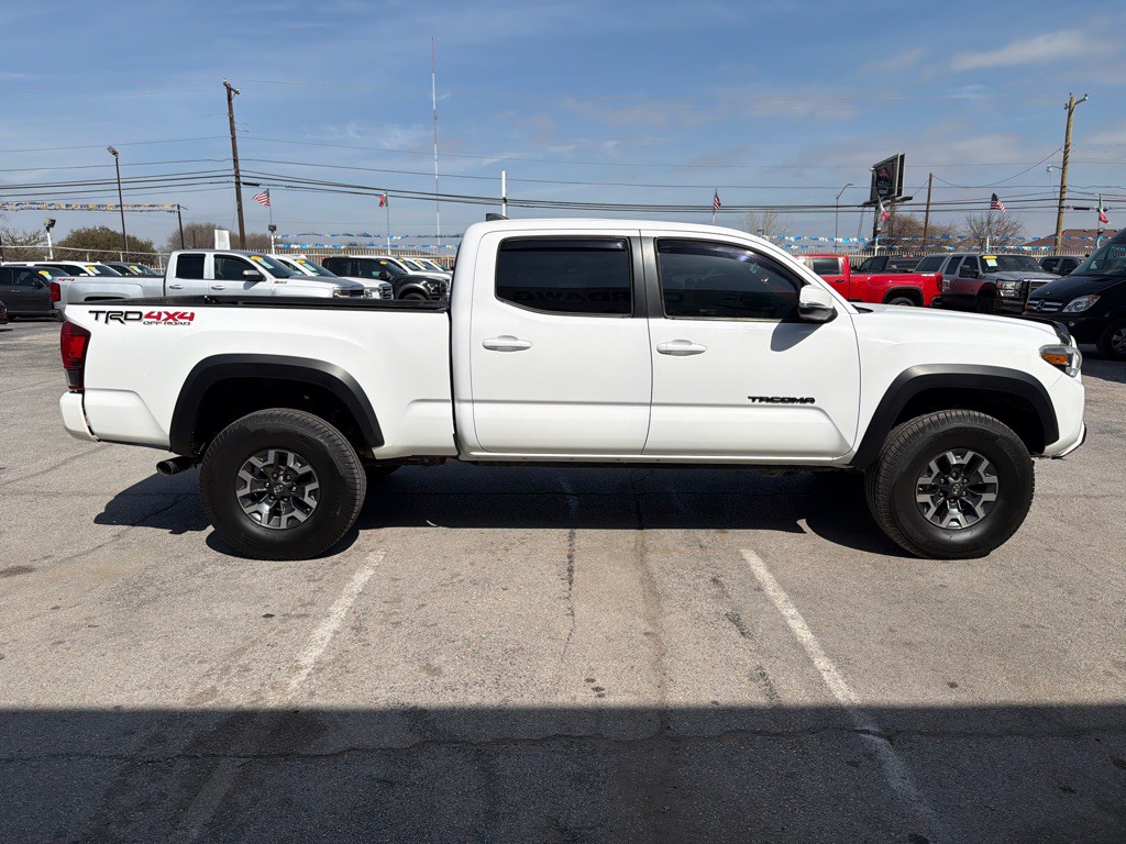 2018 Toyota Tacoma Image 6