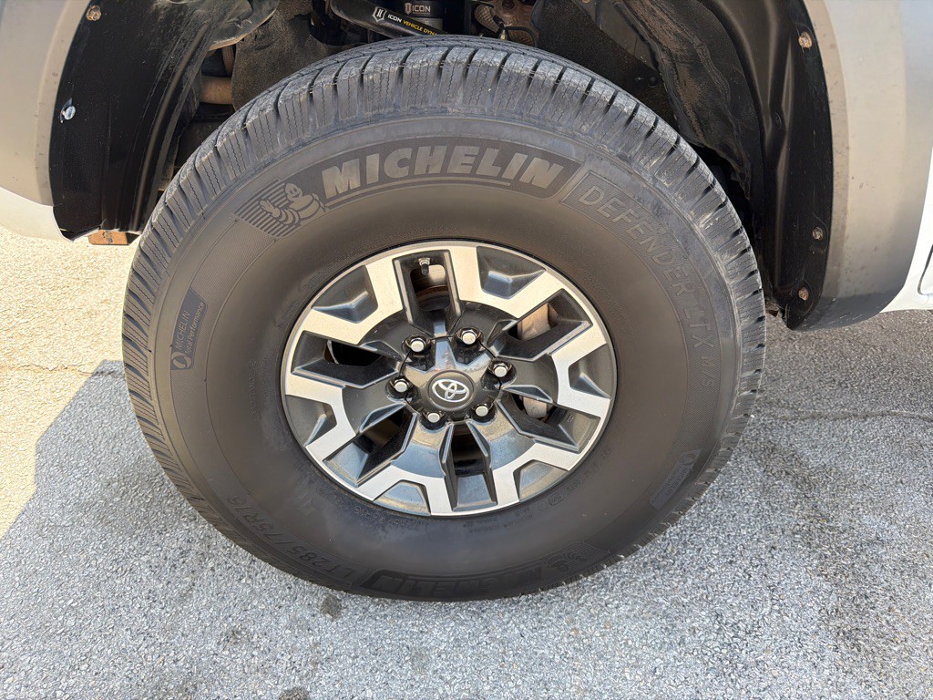 2018 Toyota Tacoma Image 11