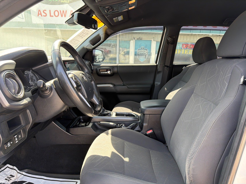 2018 Toyota Tacoma Image 12
