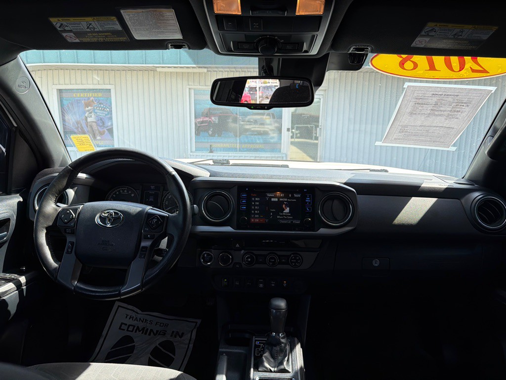 2018 Toyota Tacoma Image 14