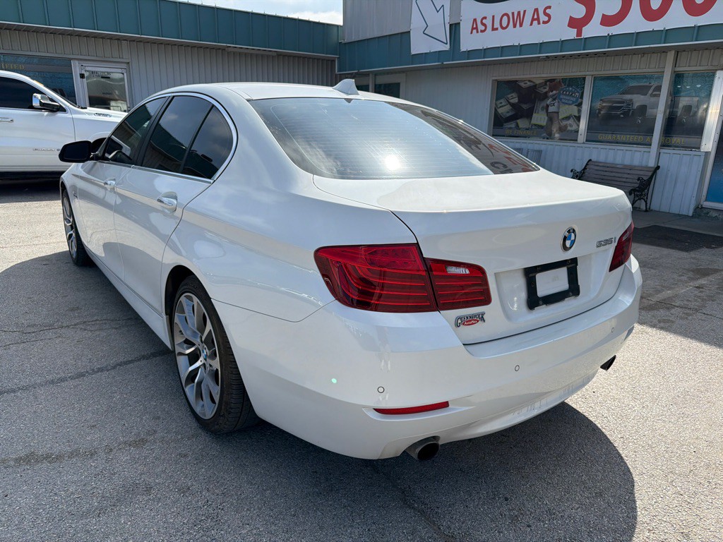 2016 BMW 5 Series Image 3