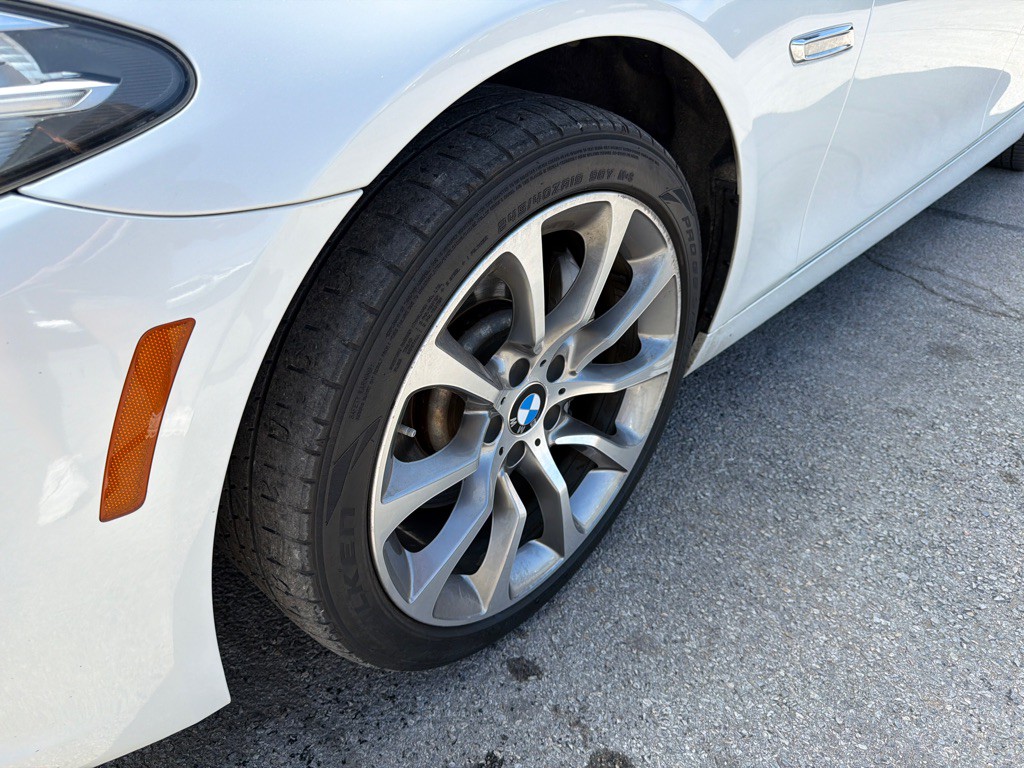 2016 BMW 5 Series Image 9