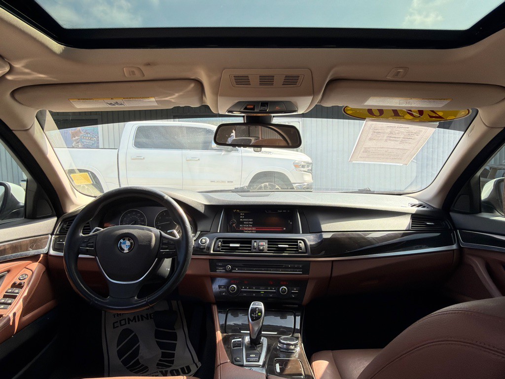 2016 BMW 5 Series Image 12