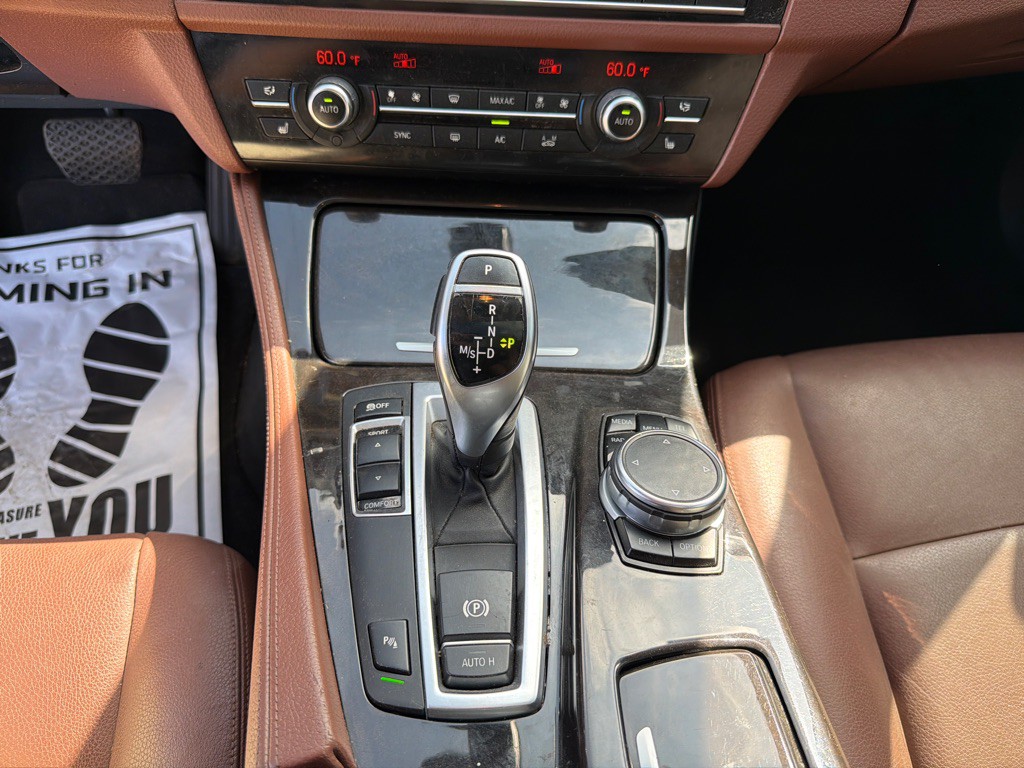 2016 BMW 5 Series Image 17