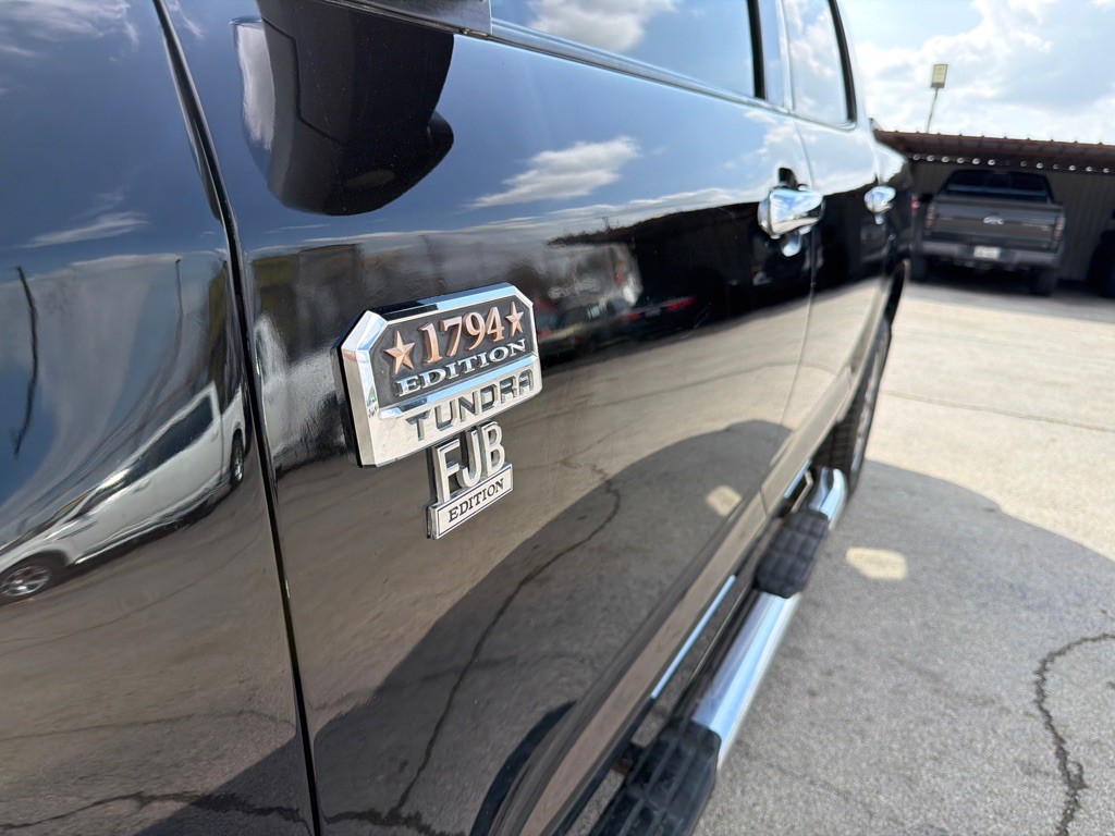 2019 Toyota Tundra Image 9