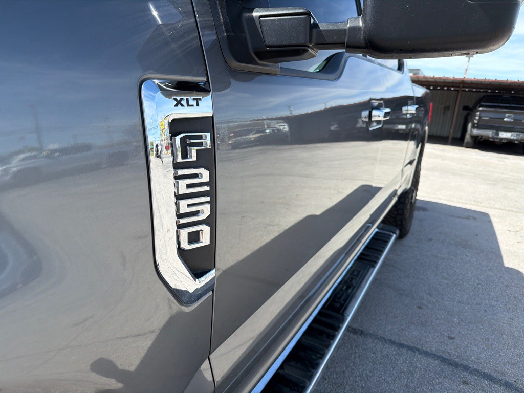 2021 Ford F-250 Image 9