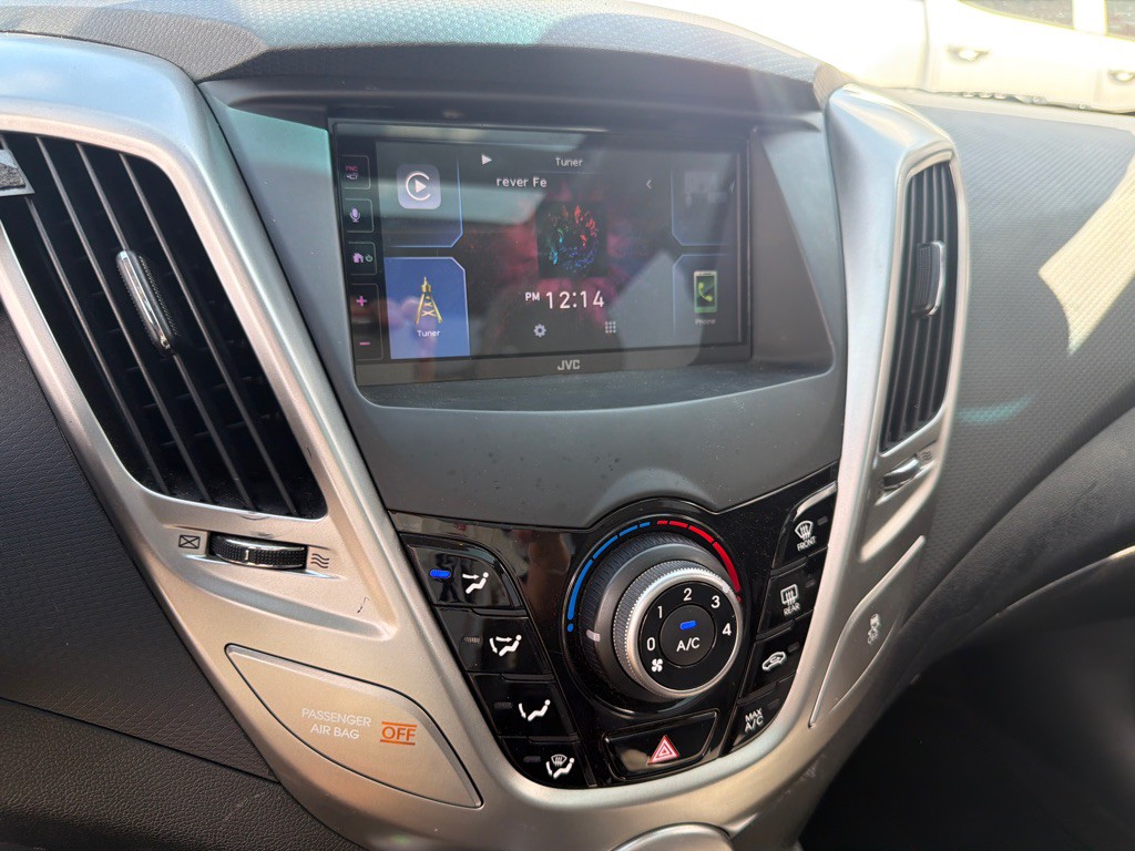 2012 Hyundai Veloster Image 12