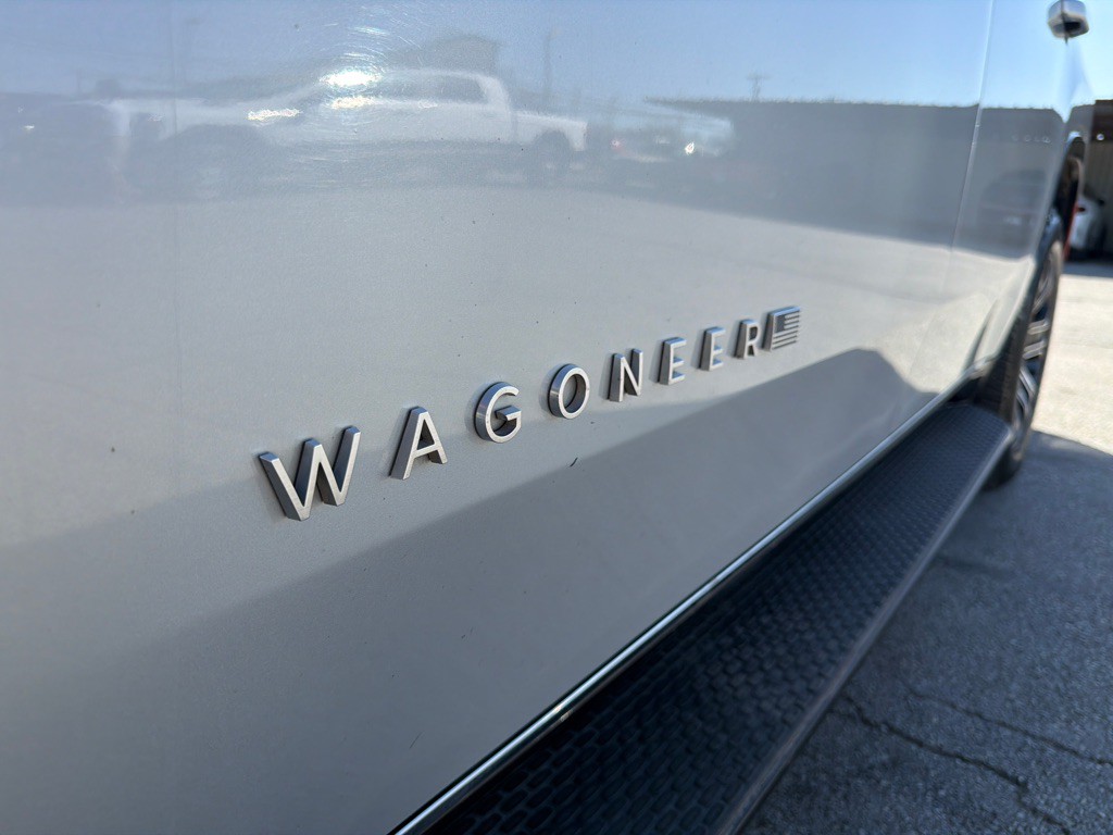 2022 Jeep Wagoneer Image 10