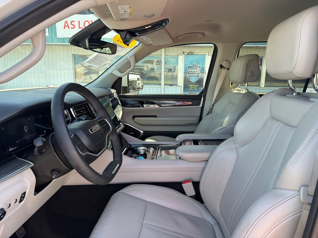 2022 Jeep Wagoneer Image 11