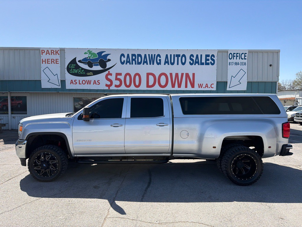 2018 GMC Sierra Image 2