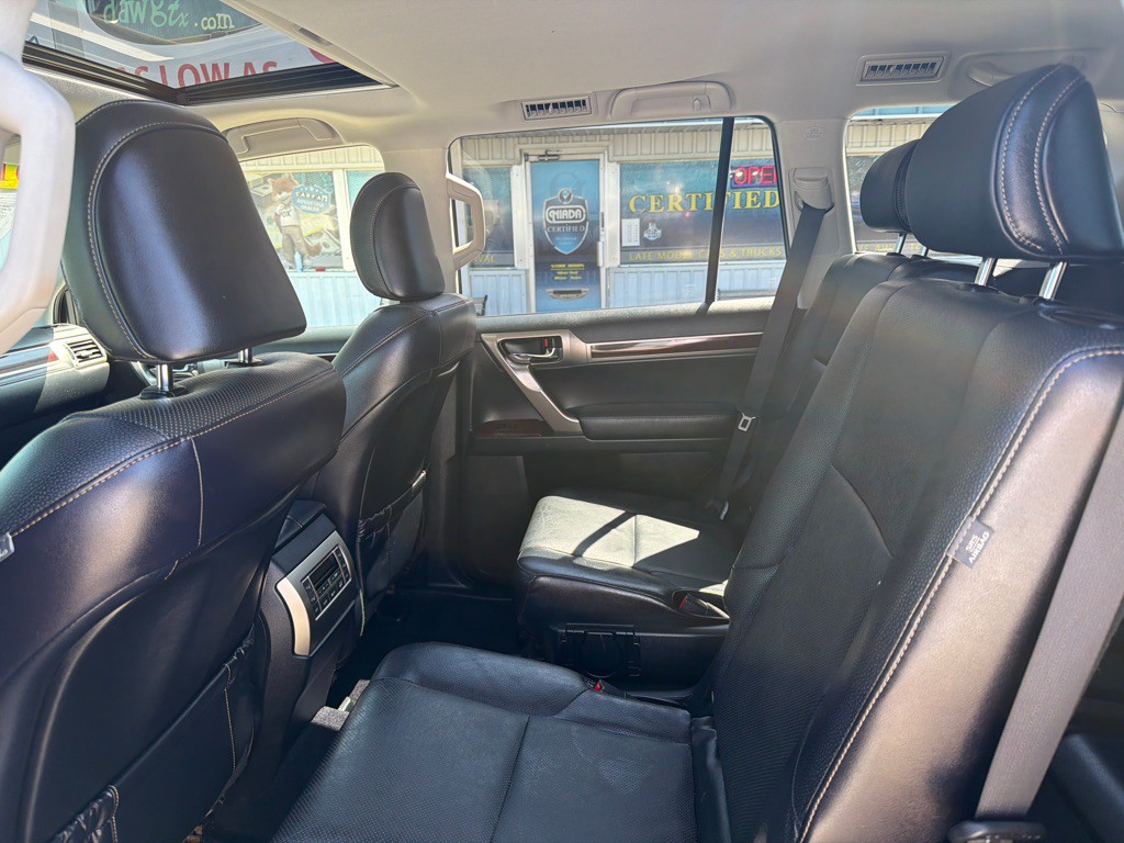 2017 Lexus GX 460 Image 12