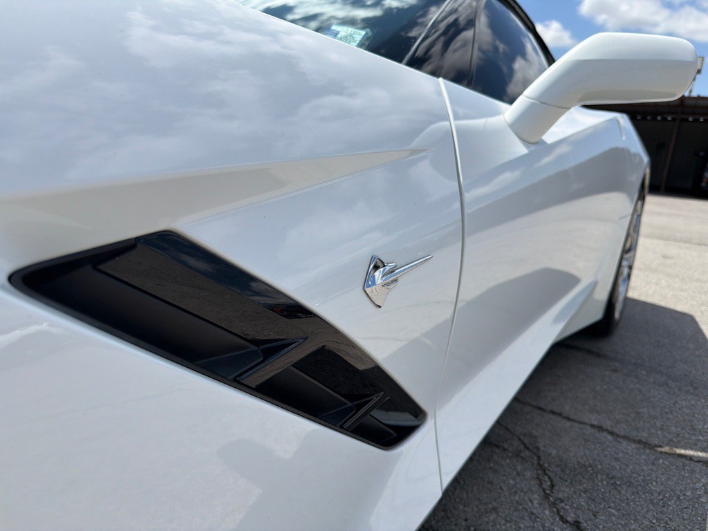 2016 Chevrolet Corvette Image 9