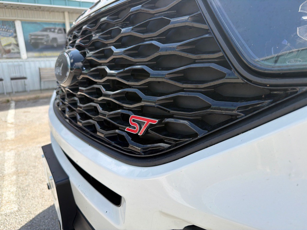 2022 Ford Explorer Image 9