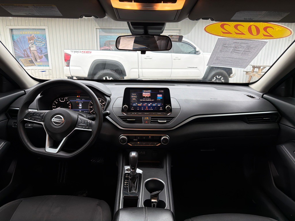 2022 Nissan Altima Image 12